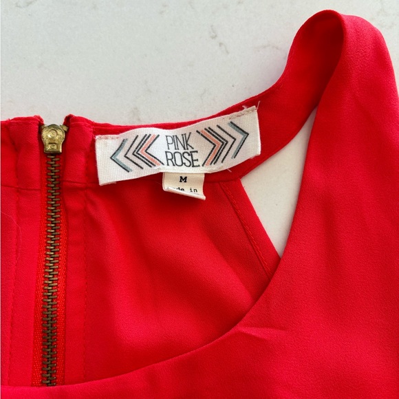 Pink Rose - Red sleeveless shirt - Size medium - Picture 2 of 3